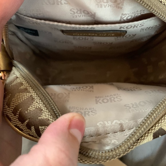 Michael Kors zipflight crossbody - Picture 2 of 4